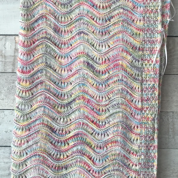 Papillon Mermaid Tail knit blanket - Picture 8 of 9
